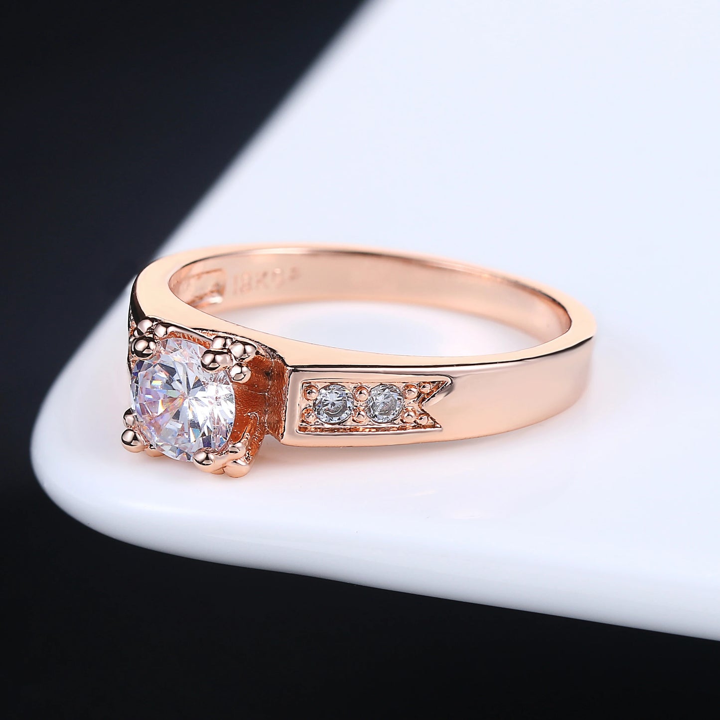 AAA+ Zircon Cubic Zirconia 4 Claw Wedding Finger Ring For Womens Rose Gold Color Crystal Fashion Brand Jewelry aneis DWR051M