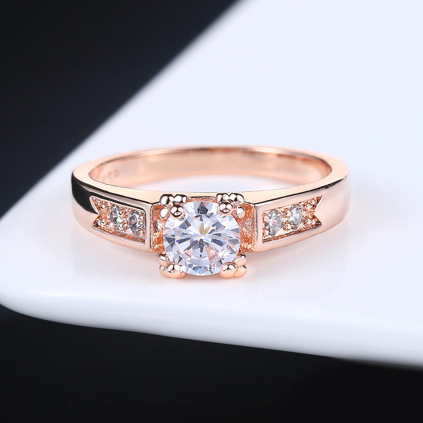 AAA+ Zircon Cubic Zirconia 4 Claw Wedding Finger Ring For Womens Rose Gold Color Crystal Fashion Brand Jewelry aneis DWR051M